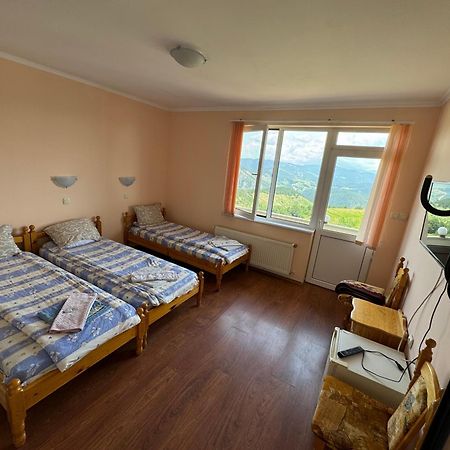 Guest House Chala Bagian luar foto