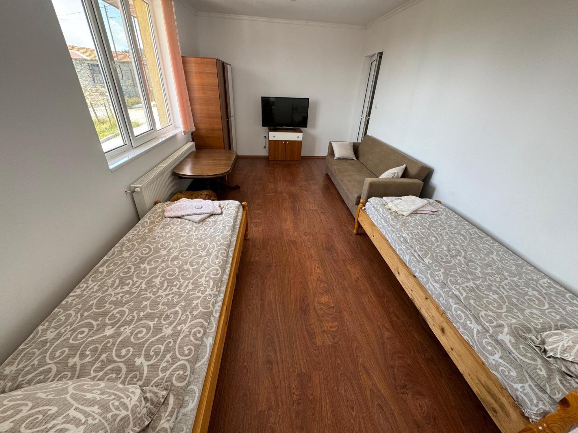 Guest House Chala Bagian luar foto