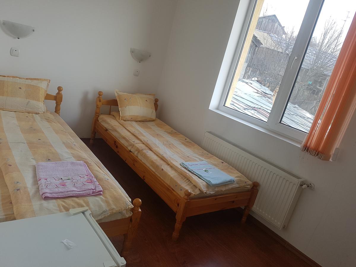 Guest House Chala Bagian luar foto