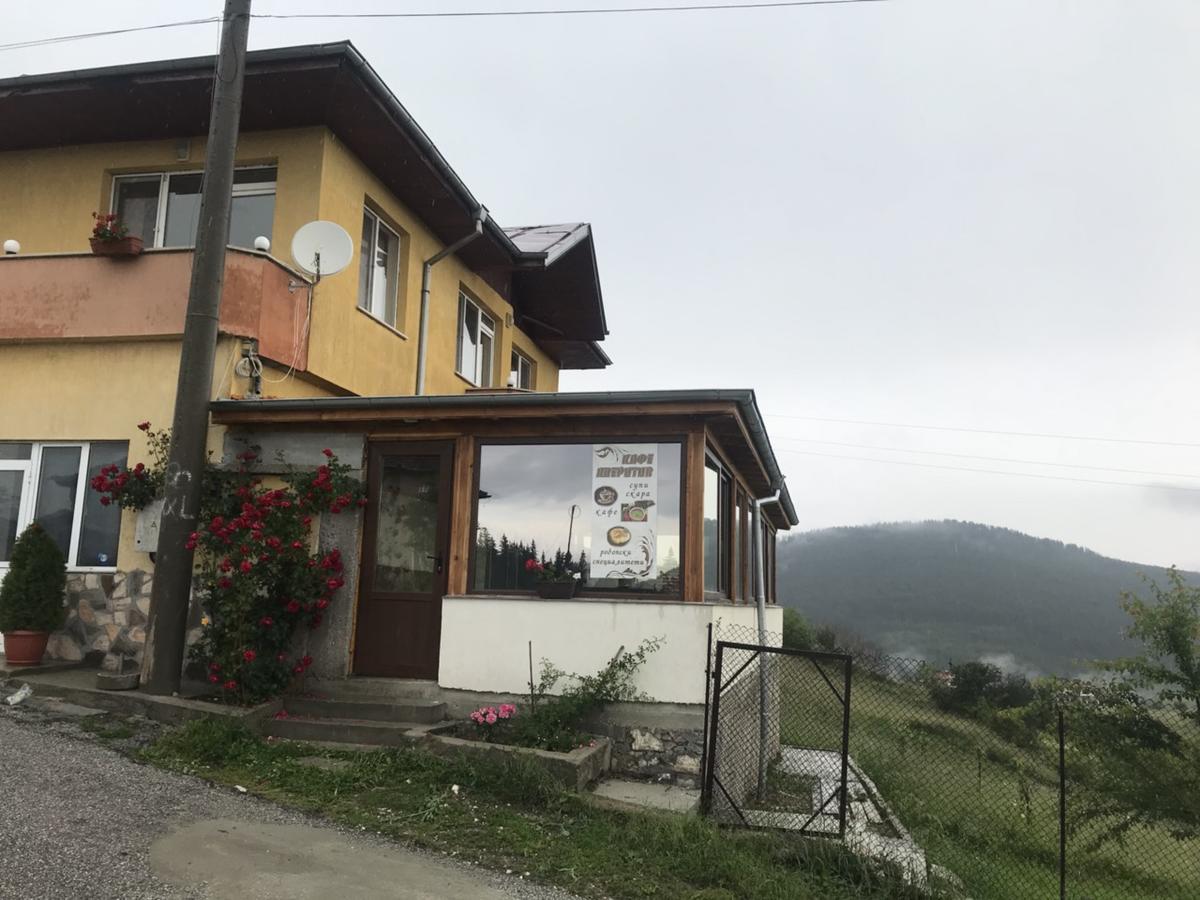 Guest House Chala Bagian luar foto